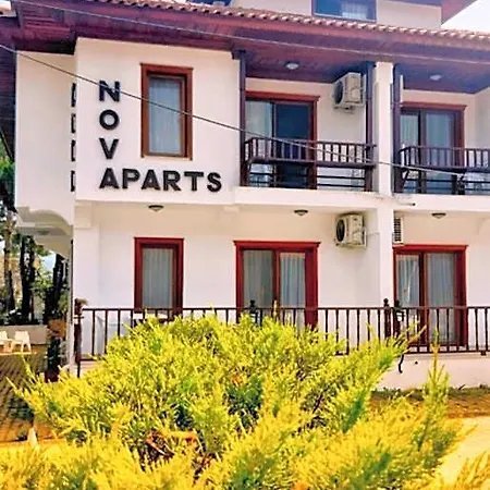아파트호텔 Nova Aparts 아키아카